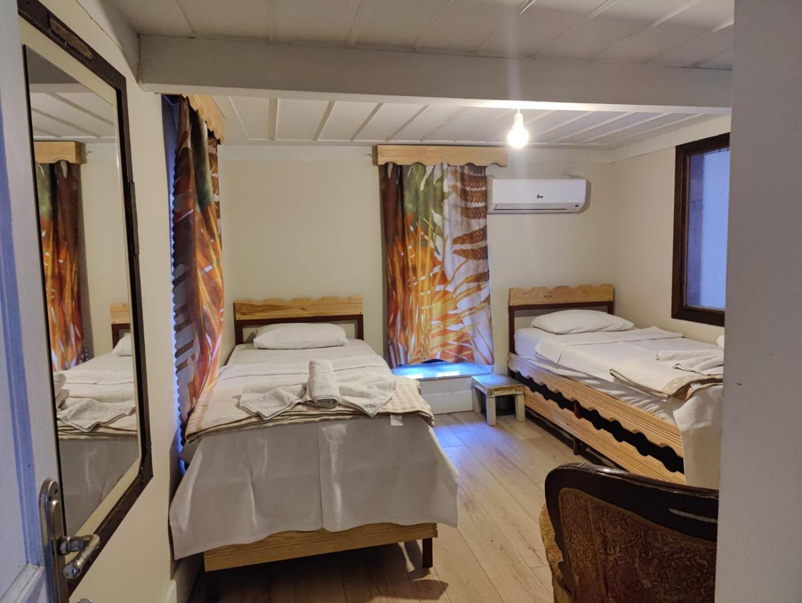 Gazde/Camere de închiriat Sefin Villasi *