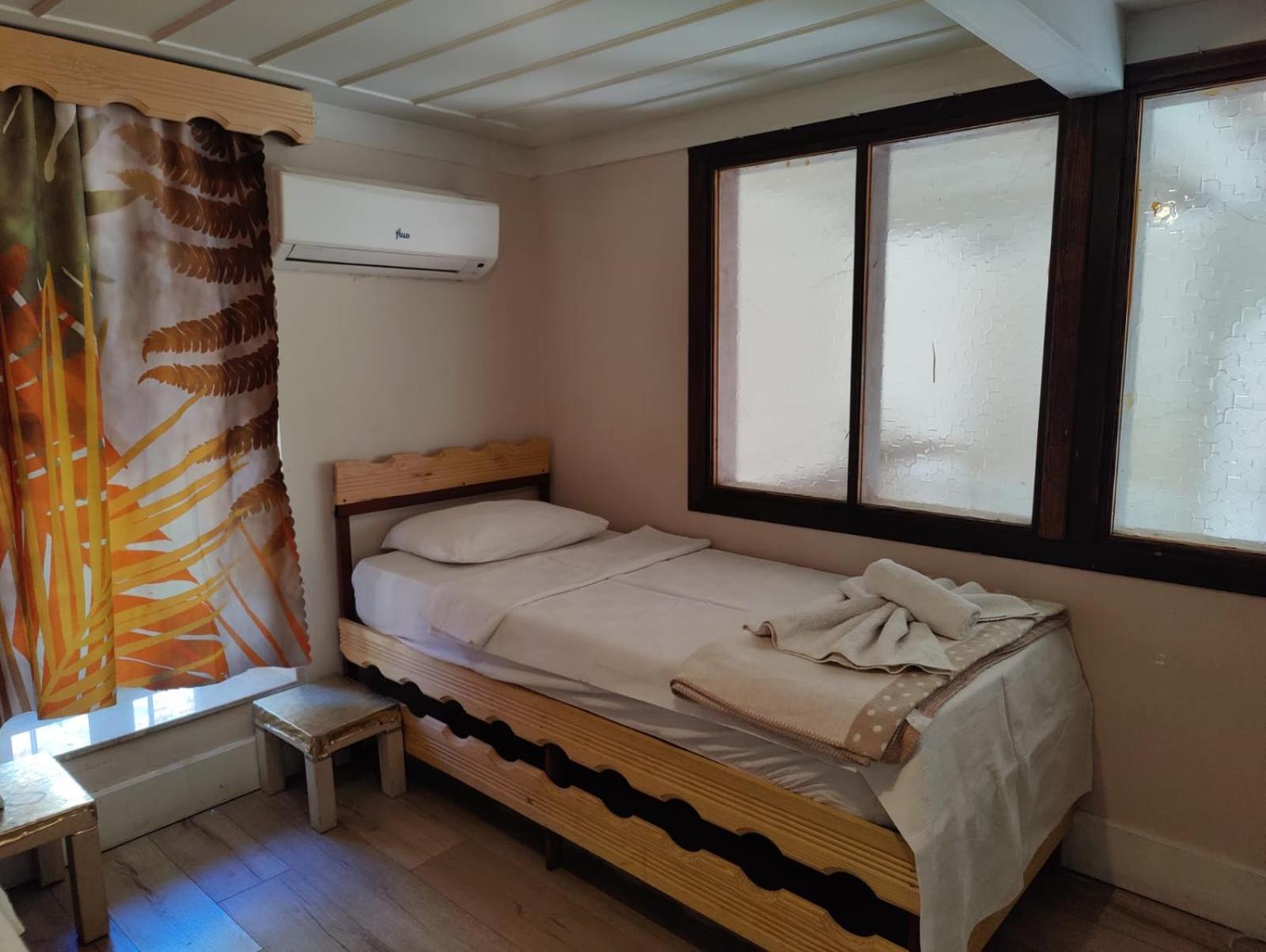 Sefin Villasi Gazde/Camere de închiriat