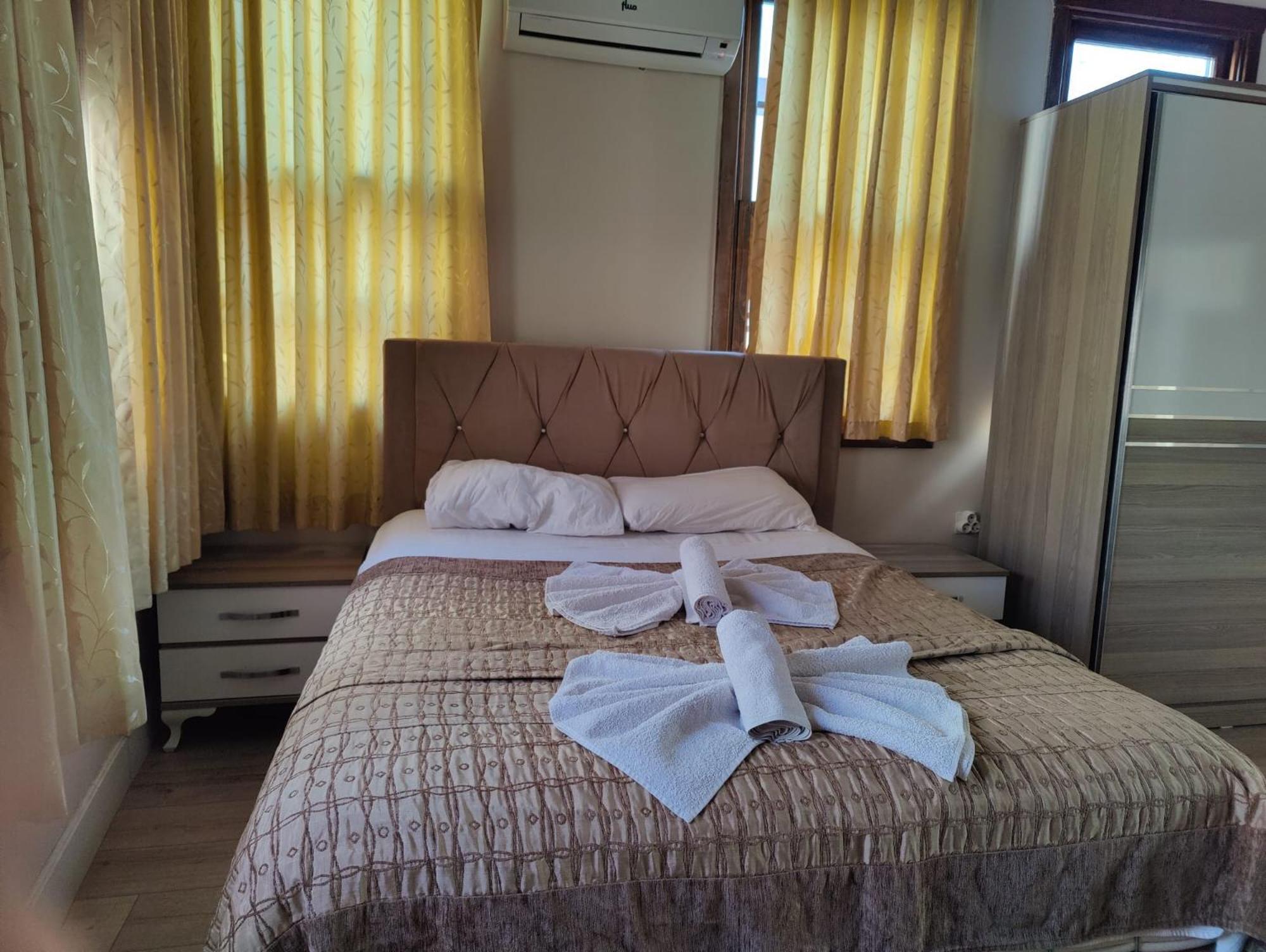Gazde/Camere de închiriat Sefin Villasi