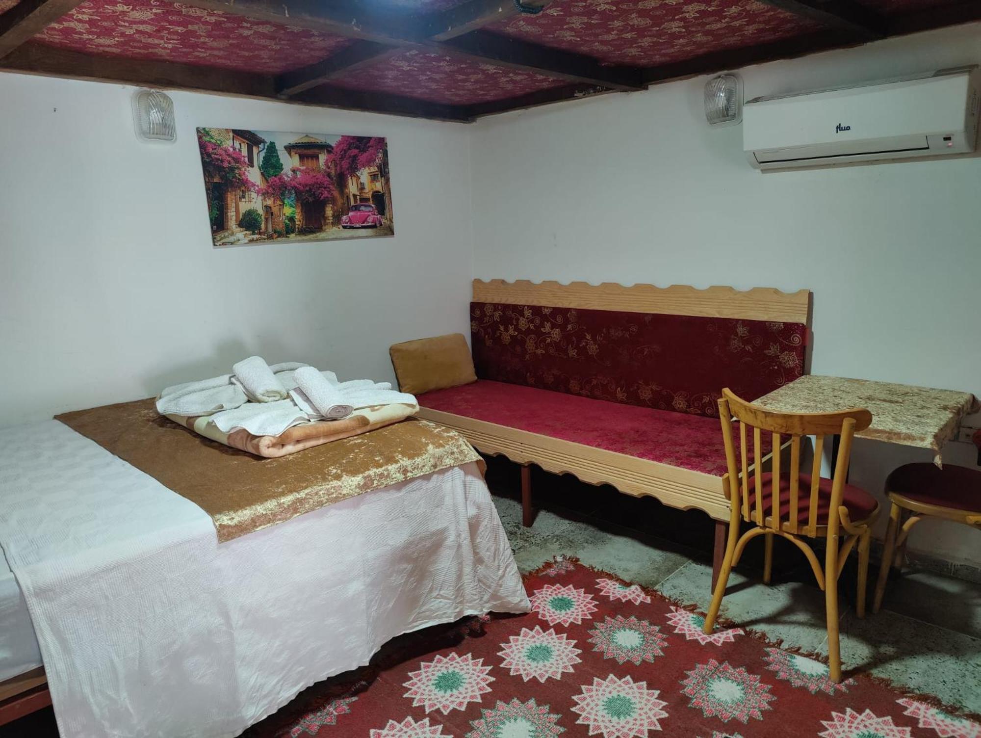 Sefin Villasi Gazde/Camere de închiriat